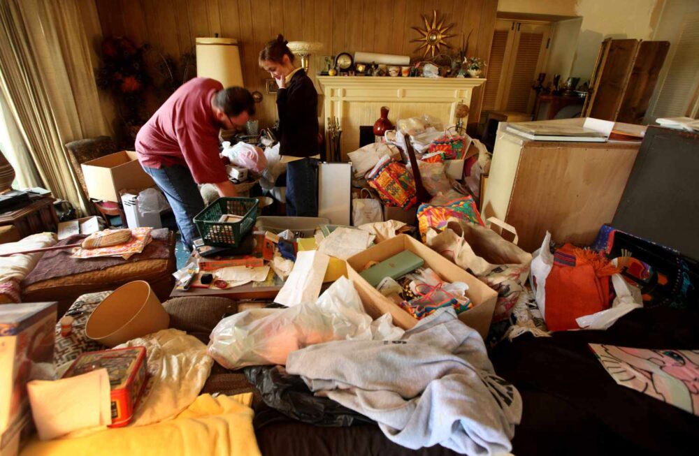 Signs of Hoarding Disorder and When to Get Help - KiwiBox